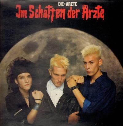 Album cover art for Im Schatten der Ärzte