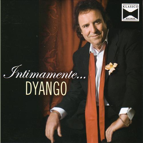 Album cover art for Íntimamente