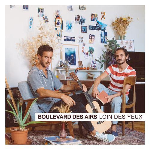 Album cover art for Loin des Yeux