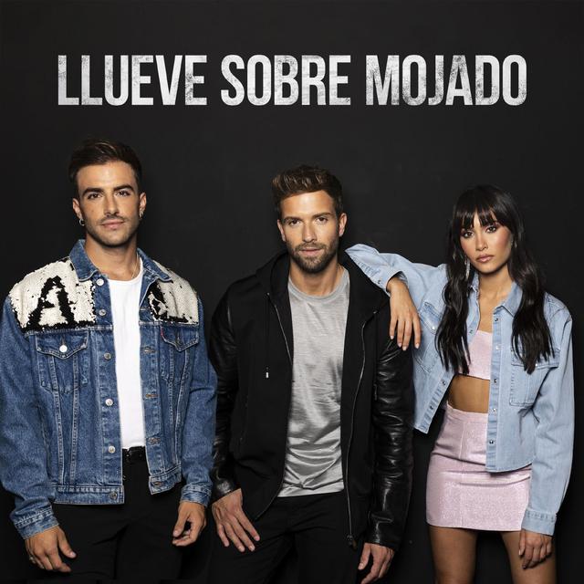 Album cover art for Llueve sobre mojado